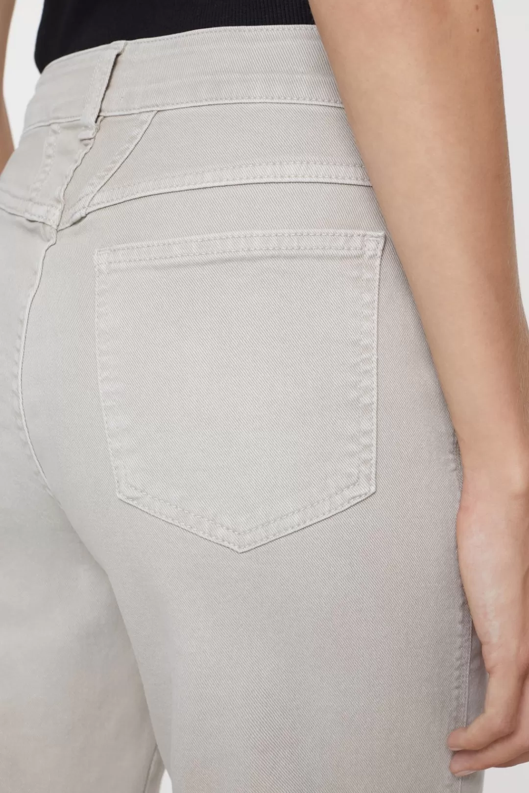 Store Heritage Jeans - Style Name Pedal Pusher Women STYLE NAME PEDAL PUSHER | X-POCKET FAMILY